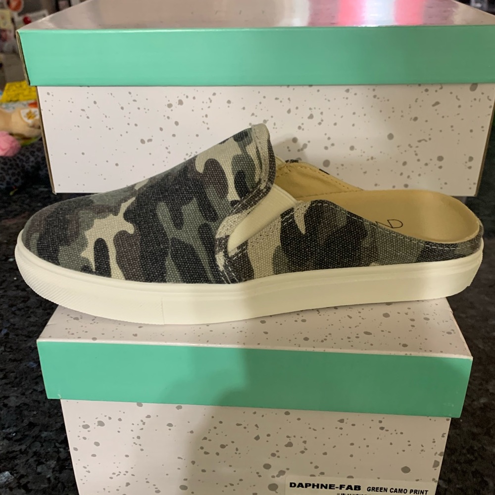 NIB ABOUND Size 5 Women’s Shoes 🔥